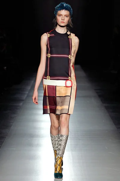Look 19